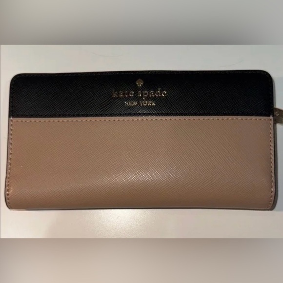 Wallet - Picture 1 of 1